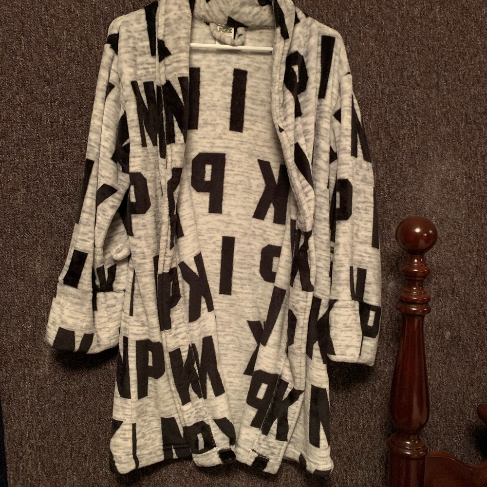PINK/ VICTORIA’S SECRET XS BATHROBE